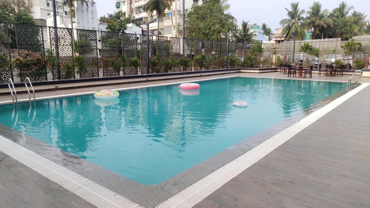 Manjeera Sarovar Premiere Hotel Rajahmundry Exterior photo
