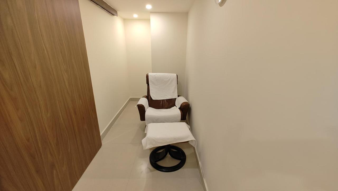 Manjeera Sarovar Premiere Hotel Rajahmundry Exterior photo